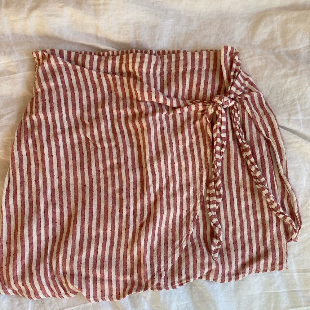pink striped billa bong wrap skirt